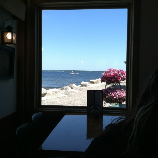 Das Foto wurde bei Lobster Pound Restaurant von Dan W. am 6/17/2012 aufgenommen