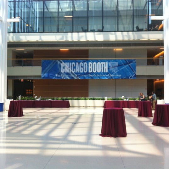 Foto tomada en Chicago Booth - Harper Center  por Inde el 6/8/2012