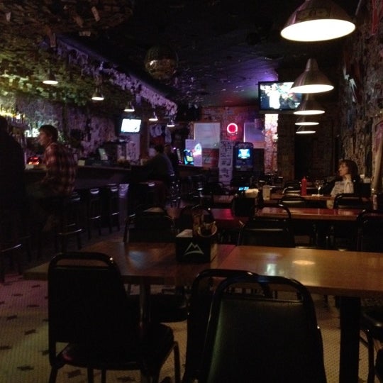 2/20/2012 tarihinde Ahmed M.ziyaretçi tarafından Cuzzy&#39;s Grill &amp; Bar'de çekilen fotoğraf