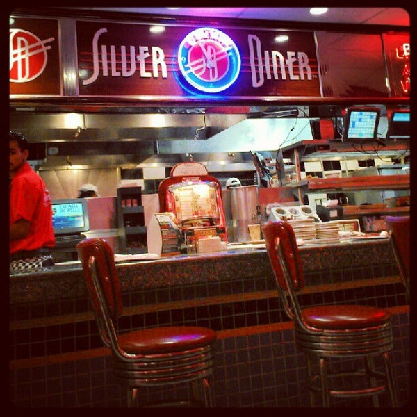 Photo taken at Silver Diner by Sophocles G. on 6/16/2012