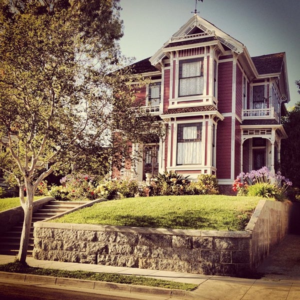 Halliwell Manor East La 2 Tips From, San Francisco Charmed House Address