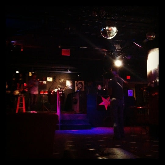 Foto tirada no(a) Studio Karaoke Club por 💫Coco em 5/17/2012