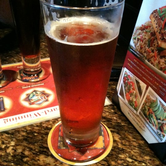 Photo taken at BJ&#39;s Restaurant &amp; Brewhouse by Jessica H. on 6/1/2012