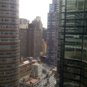 Foto scattata a Courtyard by Marriott New York Manhattan/Midtown East da Marianela P. il 4/7/2012