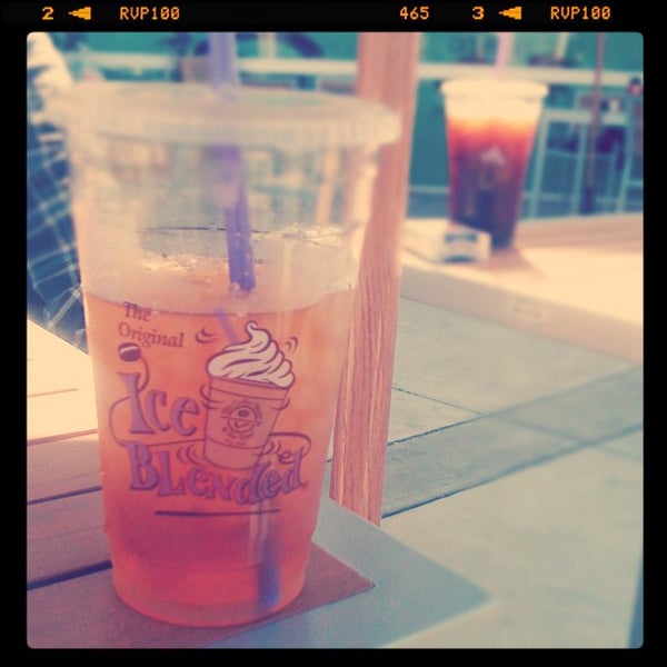 Photo taken at The Coffee Bean &amp; Tea Leaf by Angela T. on 5/19/2012