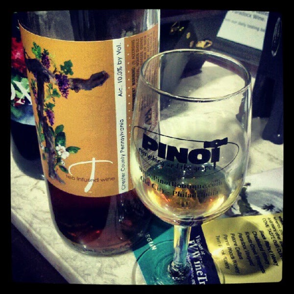 Photo taken at Pinot Boutique by Lesley M. on 9/2/2012