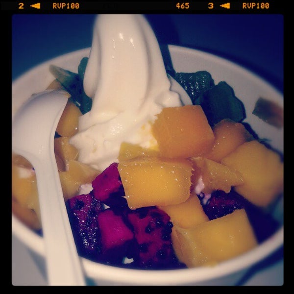 รูปภาพถ่ายที่ Mieleyo Premium Frozen Yogurt โดย Calvin O. เมื่อ 5/20/2012