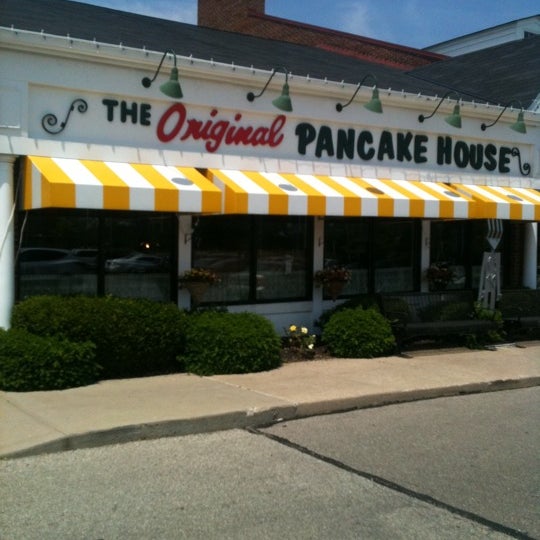 รูปภาพถ่ายที่ The Original Pancake House โดย Virginia B. เมื่อ 5/20/2012