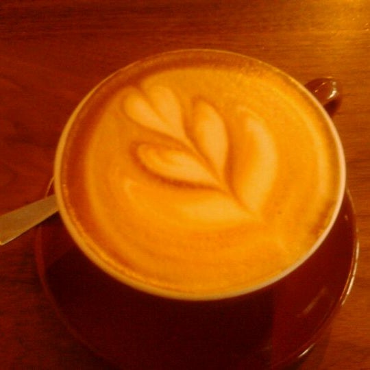 Foto diambil di Amherst Coffee + Bar oleh Justin S. pada 3/16/2012