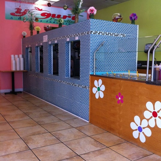 Yogurt Paradise Frozen Yogurt Shop in San Jose