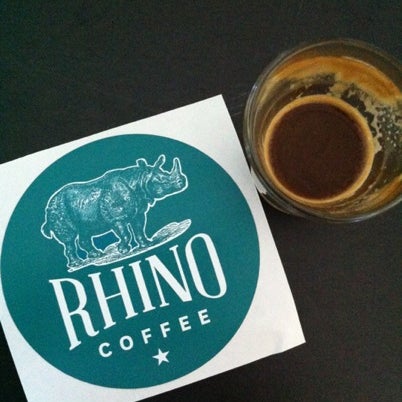 รูปภาพถ่ายที่ Rhino Coffee โดย Mark เมื่อ 7/24/2012