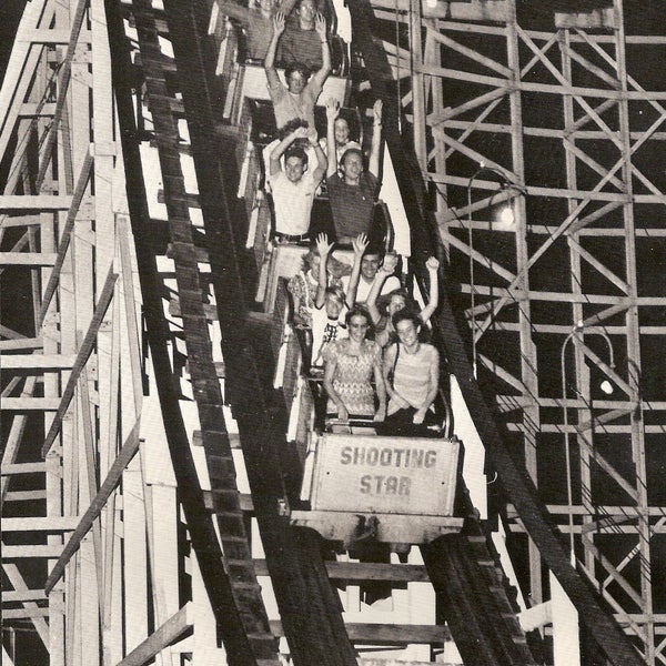Foto tomada en Coney Island Amusement Park  por Cincinnati History Photos el 9/6/2012