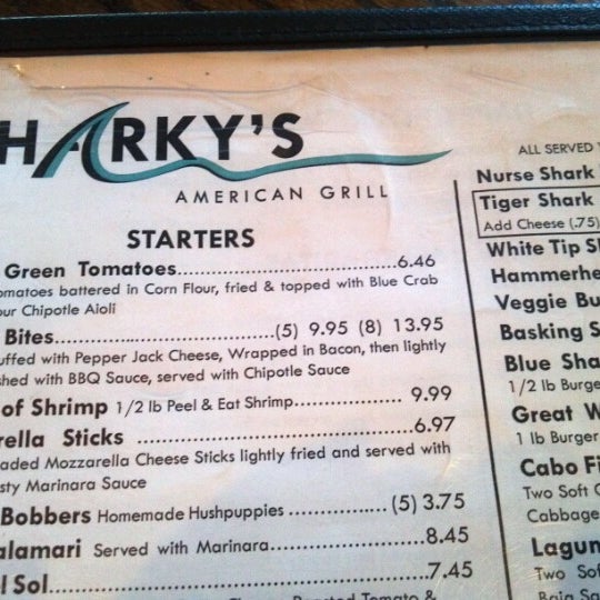 Снимок сделан в Sharky&#39;s American Grill пользователем Lynne S. 7/19/2012