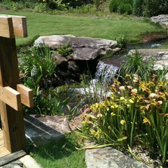 Foto tomada en Aldridge Gardens  por Tina H. el 5/25/2012