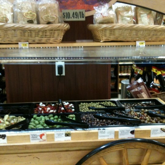 Photo taken at Gelson&#39;s by Eunice K. on 4/9/2012