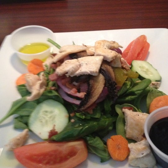 Spinach salad with grilled chicken is to die for!