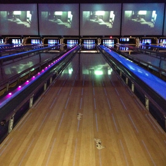 Photo taken at Bowlmor by Constantine H. on 7/14/2012