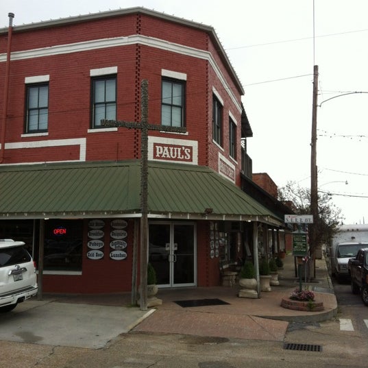 Paul's Cafe 6 tips from 143 visitors