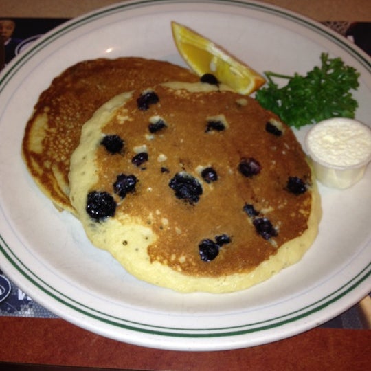 The blueberry pancakes are wonderful! Every morning should start here.