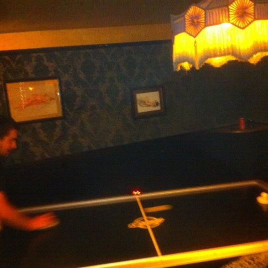 3/26/2012にNick R.がPal&#39;s Loungeで撮った写真