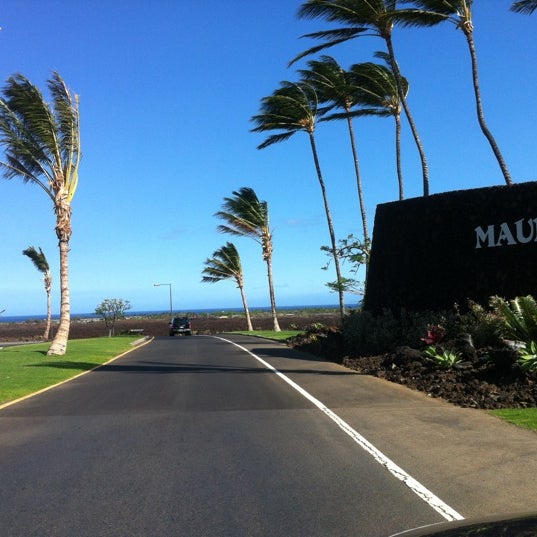 Photo taken at Mauna Lani Resort • Kalāhuipua‘a by Karen F. on 4/24/2012