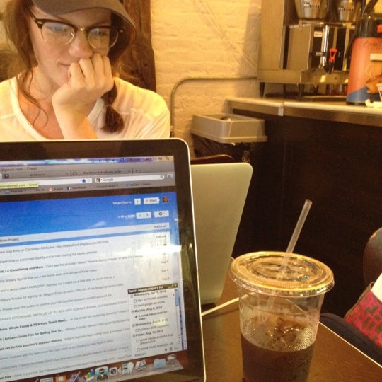 Das Foto wurde bei Effy&#39;s Cafe von Megan am 8/5/2012 aufgenommen