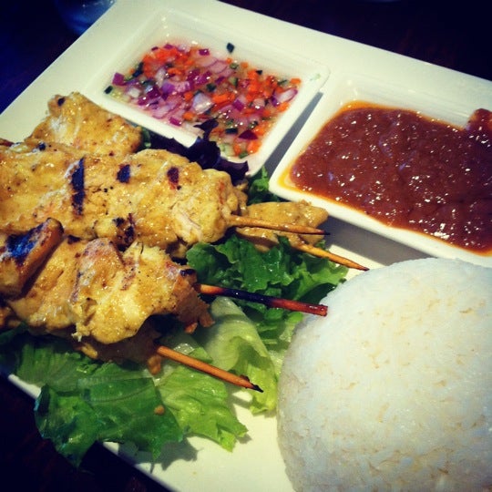 6/21/2012にOphelia T.がLittle Basil Thai Cuisineで撮った写真