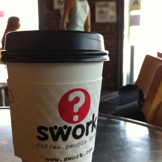 Снимок сделан в Swork Coffee Bar пользователем Tom K. 4/19/2012