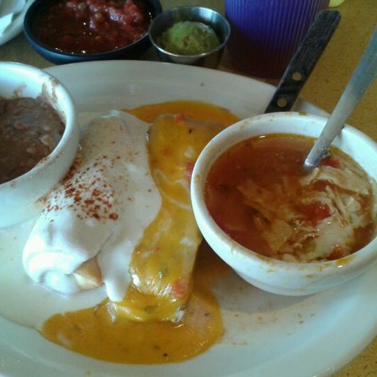 Lunch specials 7 days a week!  Subbed chicken as 1 of the sides w/ chicken tamale & chicken enchilada.  And a complimentary sopapilla.