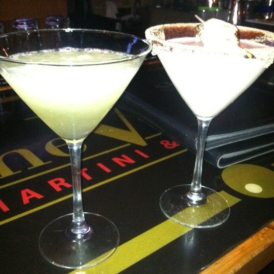 Снимок сделан в The Vine - Martini &amp; Wine Bar пользователем Jackie H. 5/19/2012