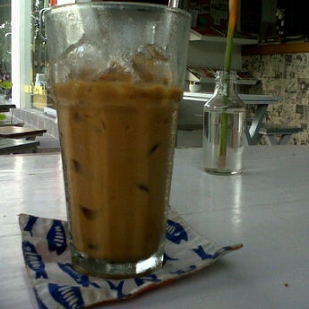 Снимок сделан в DROP. The Coffee Spot пользователем Icha Annisa 9/9/2012