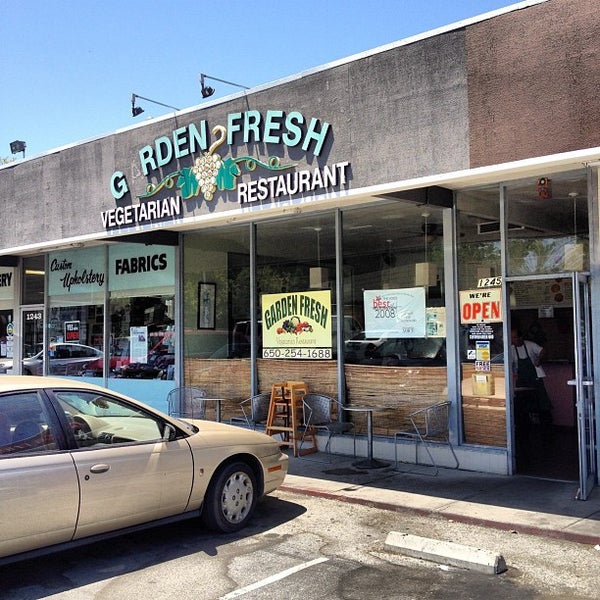 5/15/2012 tarihinde Jeff R.ziyaretçi tarafından Garden Fresh Vegetarian Restaurant'de çekilen fotoğraf