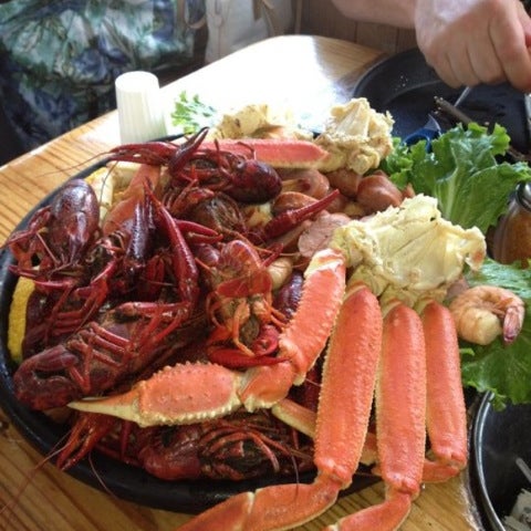 Das Foto wurde bei Bluewater Seafood - Champions von Craig W. am 5/14/2012 aufgenommen