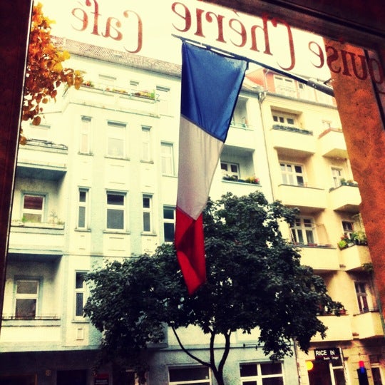 7/14/2012 tarihinde Daniel B.ziyaretçi tarafından Louise Chérie Café'de çekilen fotoğraf