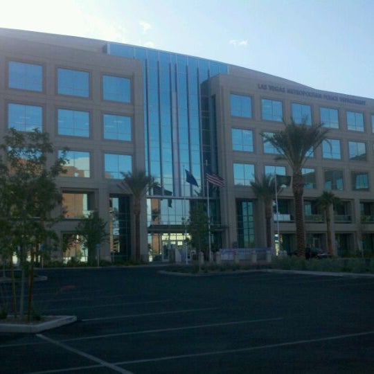 Foto scattata a LVMPD Headquarters da John S. il 4/27/2012