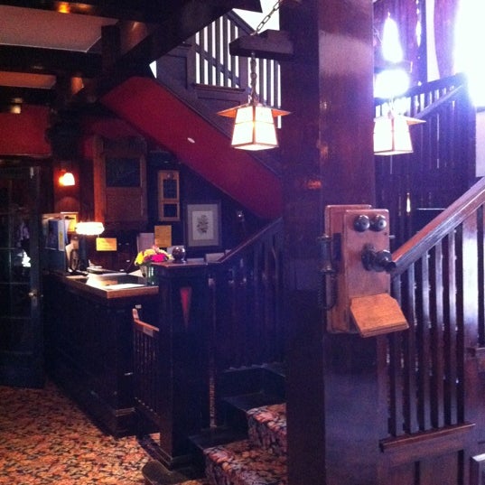 Foto tomada en Glen Tavern Inn  por Ann F. el 5/19/2012