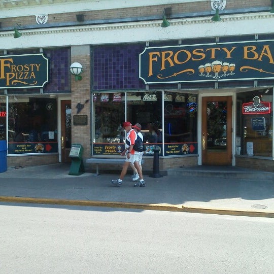 Foto tirada no(a) Frosty Bar por Austin K. em 8/30/2012