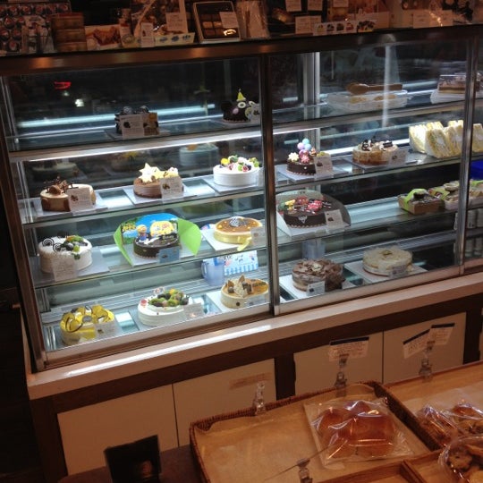 PARIS BAGUETTE - Seoul에서 빵집일 파리바게뜨