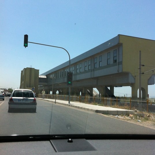 İzban Egekent 2 İstasyonu İzmir�de Hafif Raylı Sistem İstasyonu
