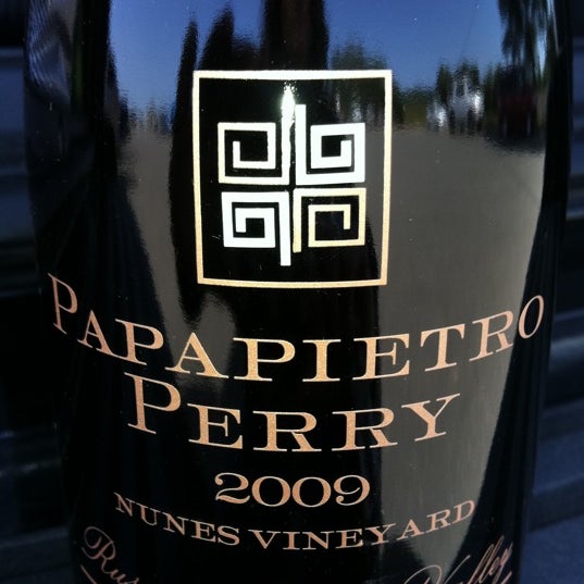 4/28/2012 tarihinde Melyna H.ziyaretçi tarafından Papapietro Perry Winery'de çekilen fotoğraf