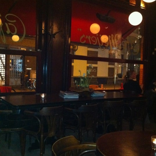 Foto scattata a Café Meijers da Paula G. il 2/11/2012