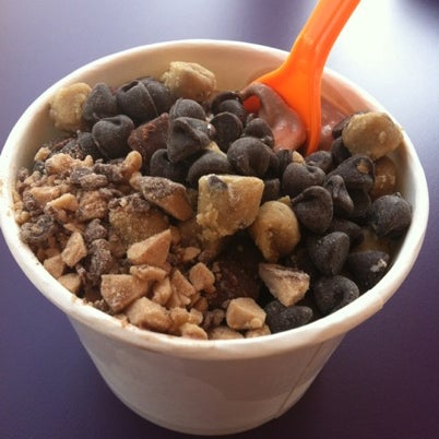 รูปภาพถ่ายที่ My Yo My Frozen Yogurt Shop โดย Brennan S. เมื่อ 7/20/2012
