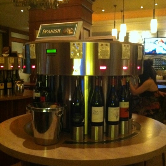 Снимок сделан в Tastings - A Wine Experience пользователем Bri D. 4/5/2012