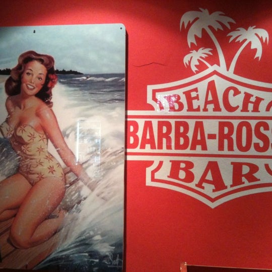 6/8/2012 tarihinde Bizarro&#39;s Garageziyaretçi tarafından Barba Rossa Beach Bar Castelldefels'de çekilen fotoğraf