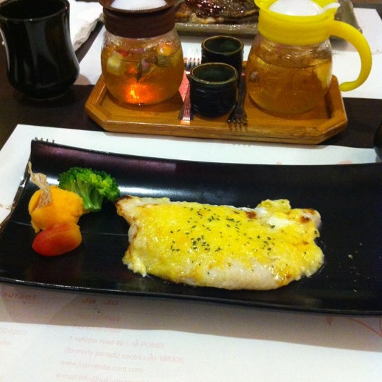 Foto diambil di Tao&#39;s Restaurant oleh Amm B. pada 5/28/2012