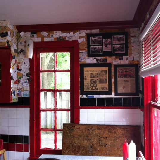 6/24/2012にDerek P.がEasterbrooks Hotdog Standで撮った写真
