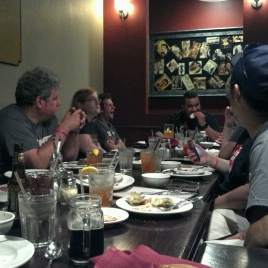 Foto tomada en Brick House Restaurant &amp; Catering  por Daniel C. el 6/28/2012