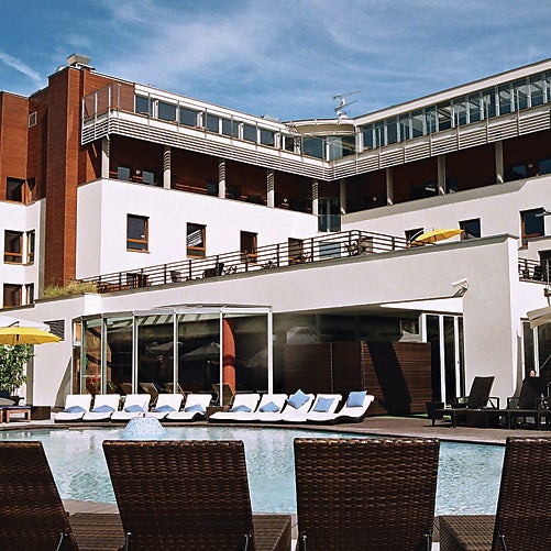 Velaves SPA & Resort is situated by the Baltic Sea and offers Conference Centre - Business with a total area of ​​1000 sq m.
