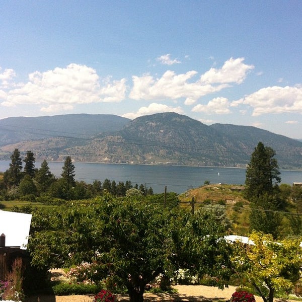 Das Foto wurde bei Hillside Winery von Anya L. am 7/7/2012 aufgenommen