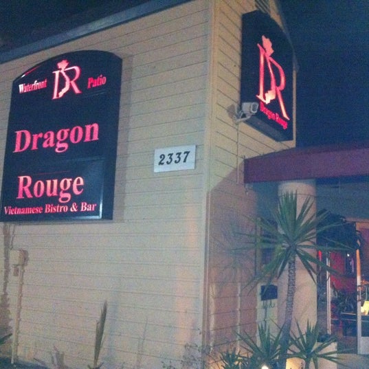 8/2/2012 tarihinde Bob Q.ziyaretçi tarafından Dragon Rouge'de çekilen fotoğraf